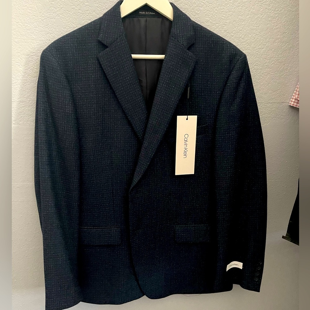 Calvin Klein 42 short Navy Suit